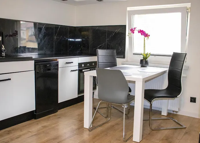 Q 10 Apartments, Czarna Perla